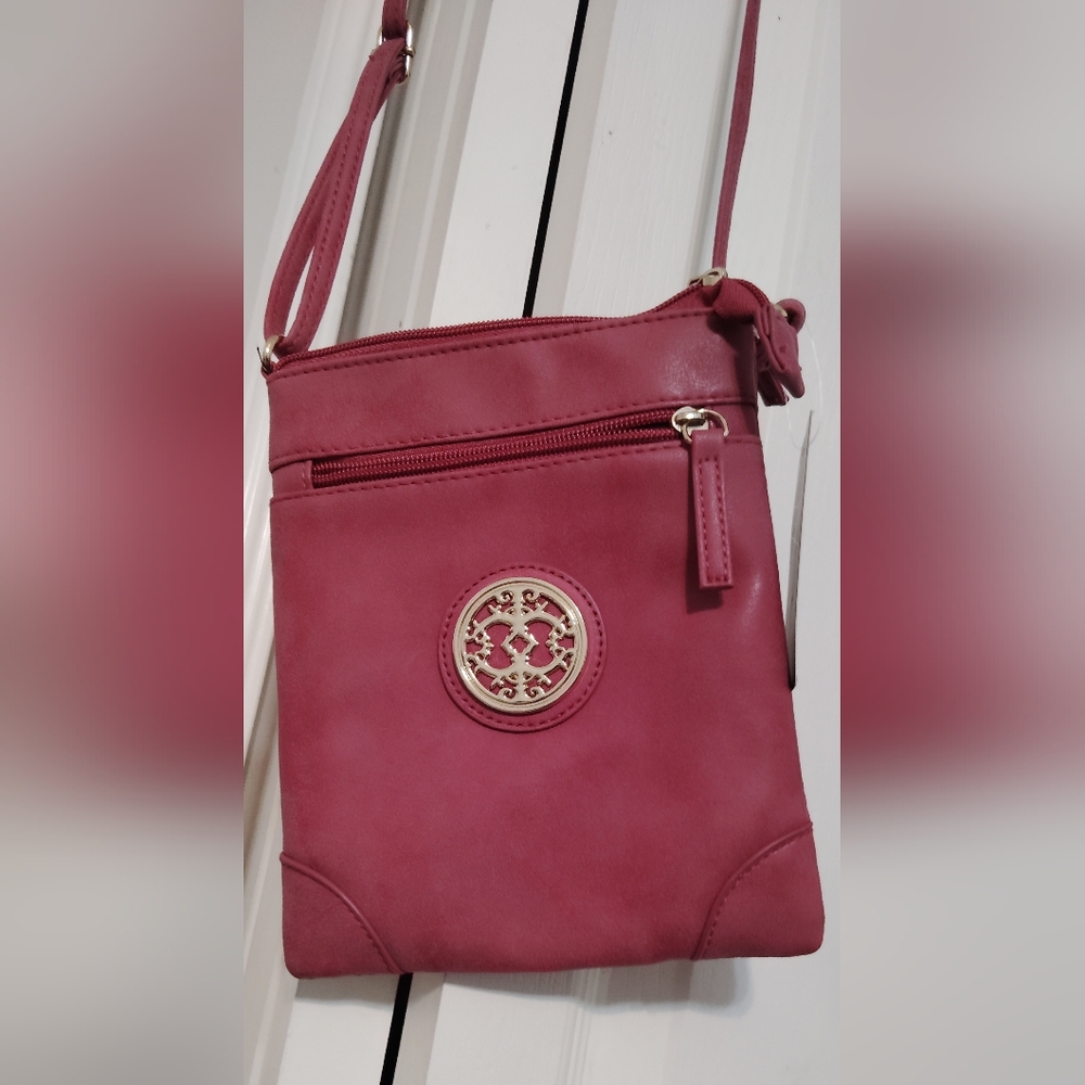 NWT Chateau International crossbody small purse